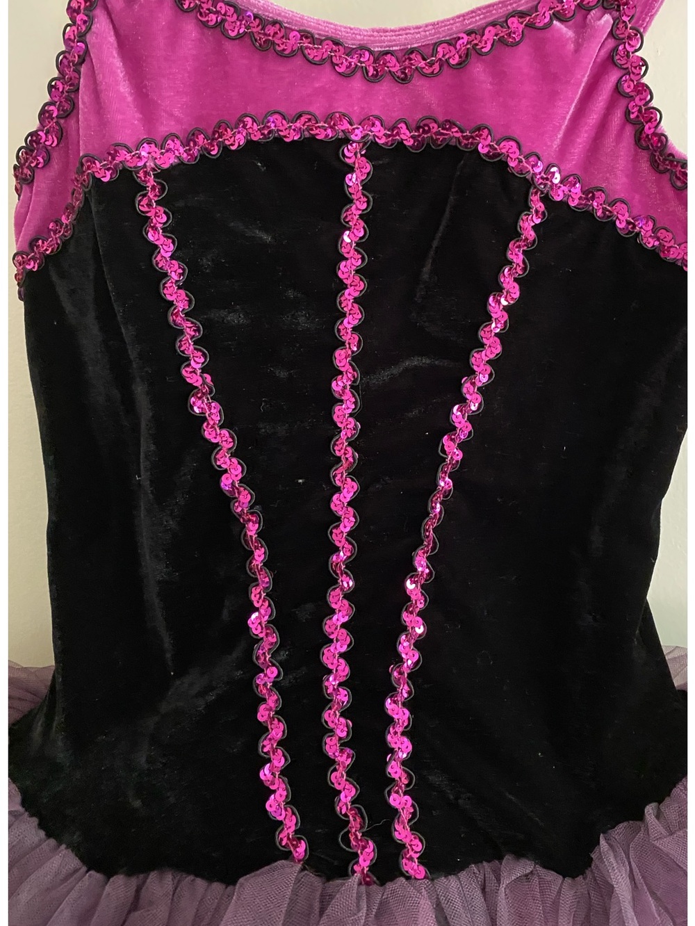 Revolution Dance Costume with accessories - Picture 3 of 8